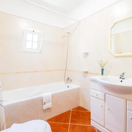 Villa Amendoeira - 3 Bedroom Albufeira